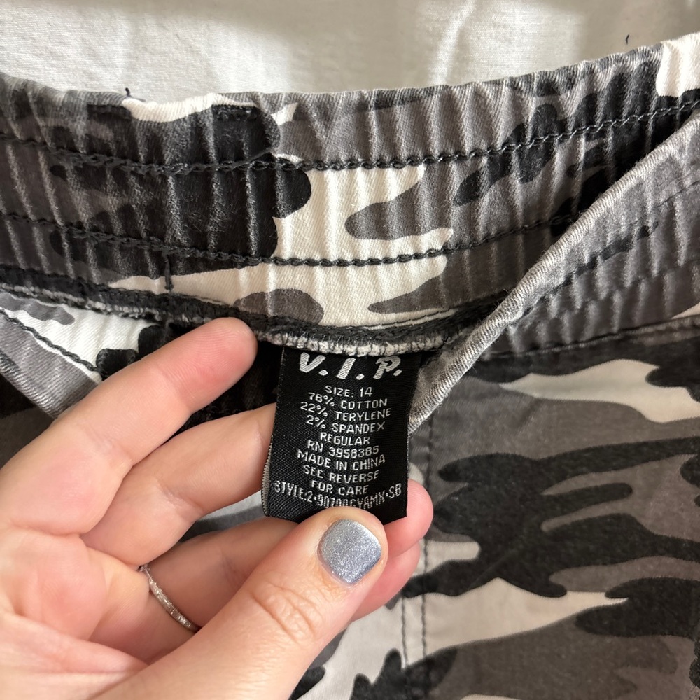 V.I.P. Capris. Size 14. 24” Inseam. - Picture 3 of 3